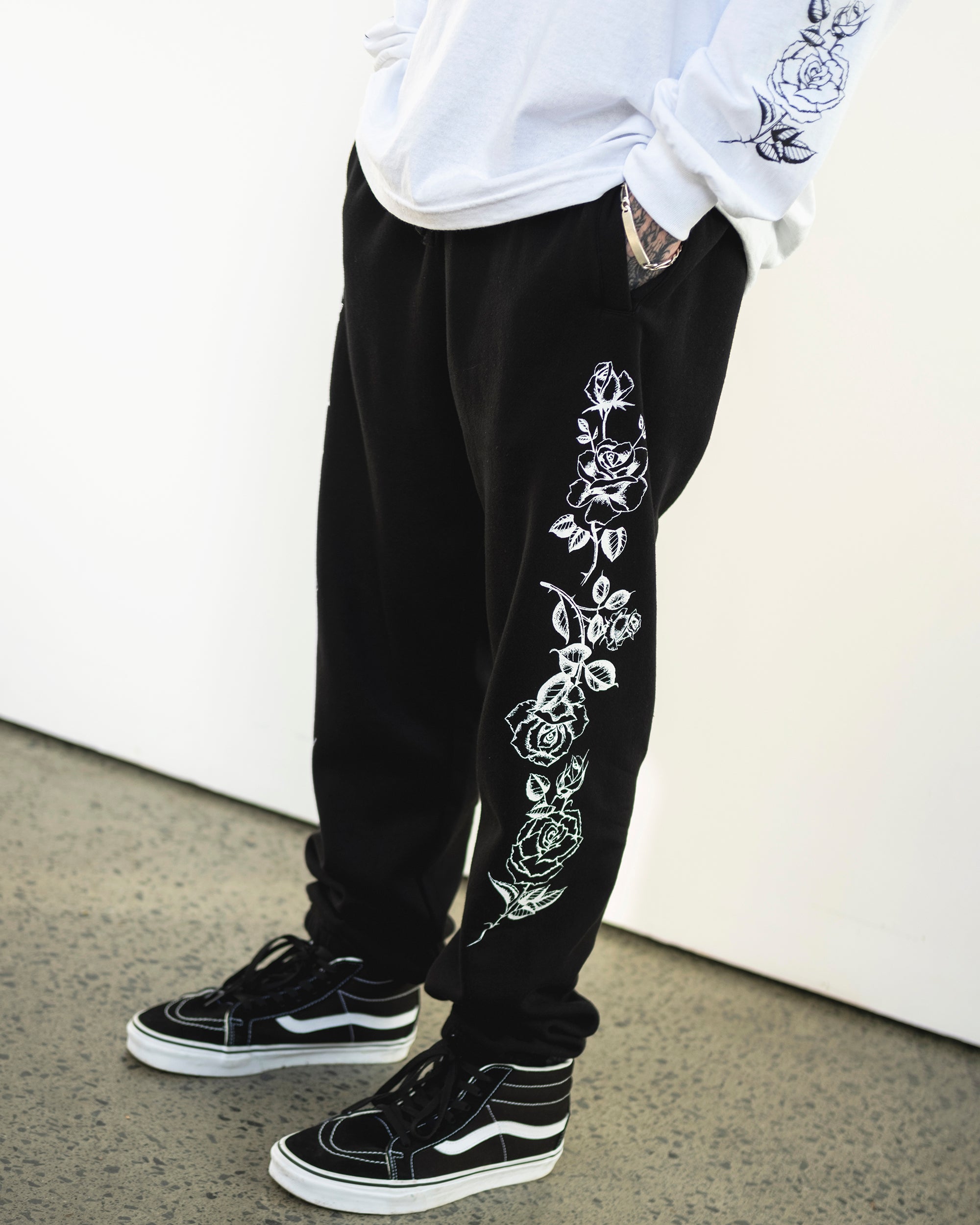 Roses Sweatpants | Black